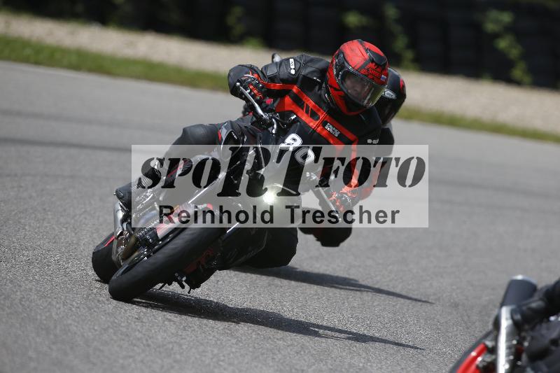 /Archiv-2024/29 12.06.2024 MOTO.CH Track Day ADR/Gruppe blau/90